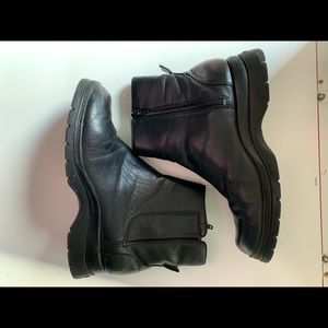 Waterproof, leather 8M